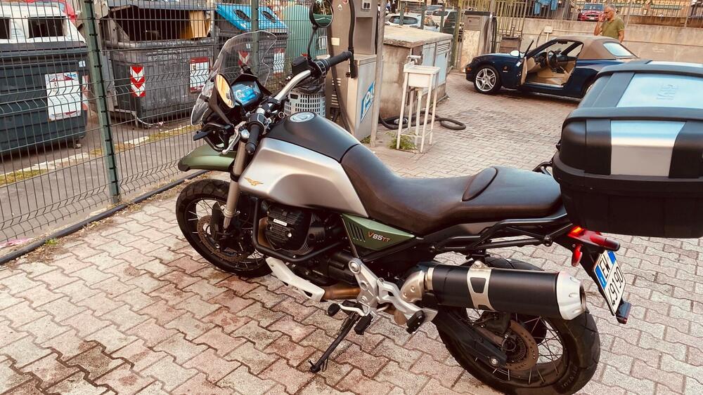 Moto Guzzi V85 TT Centenario (2021 - 22) (6)