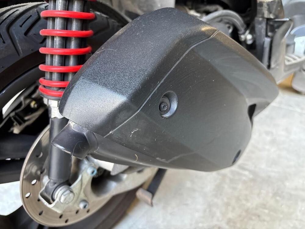 Piaggio MP3 300 ABS Hpe (2021 - 24) (10)