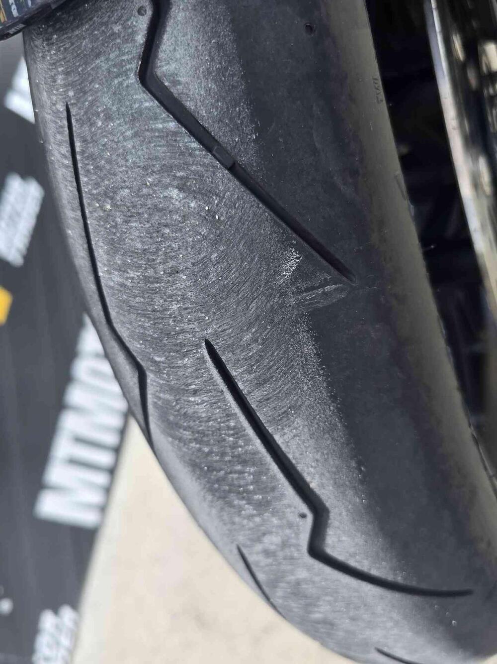 Triumph Speed Triple 1050 R ABS (2011 - 15) (14)