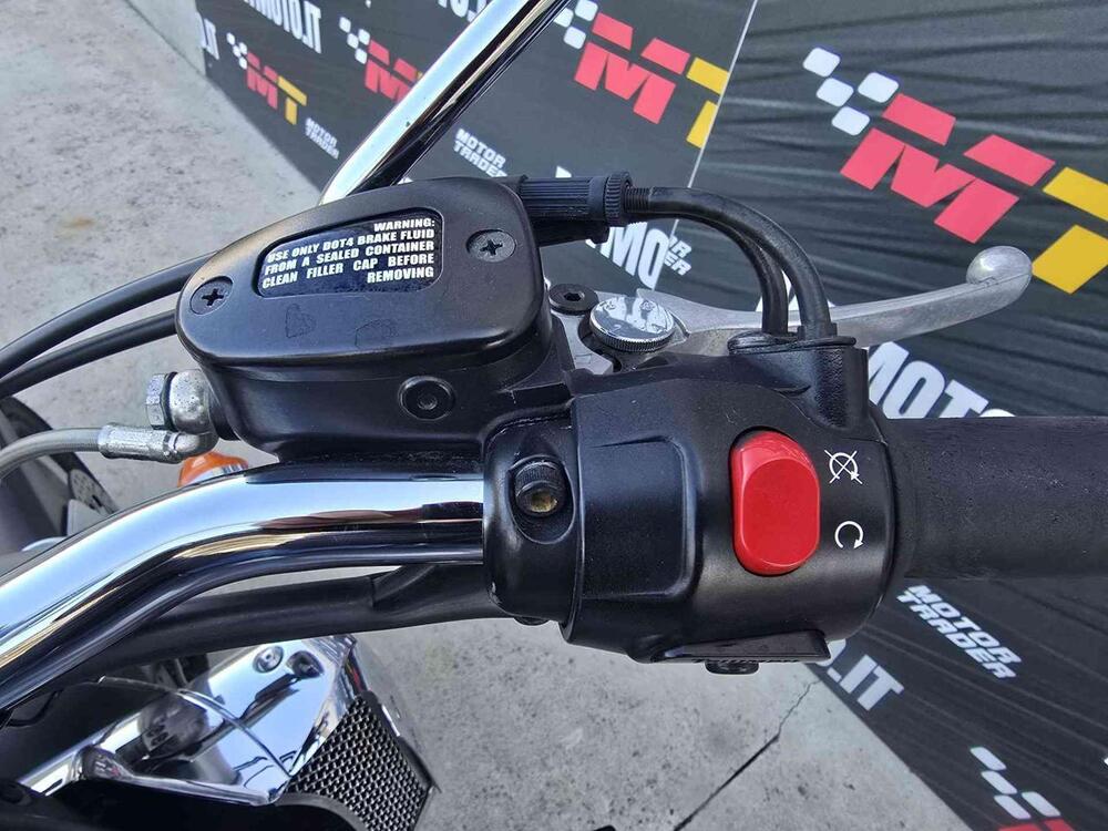 Triumph Rocket 3 Classic (2006 - 11) (14)