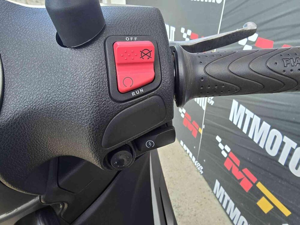 Piaggio Beverly 300 S i.e. ABS-ASR (2016 - 20) (10)