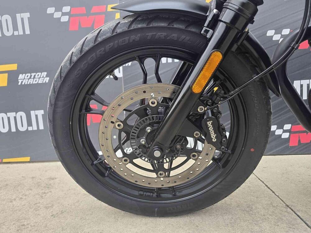 Moto Guzzi V7 III Stone (2017 - 20) (9)