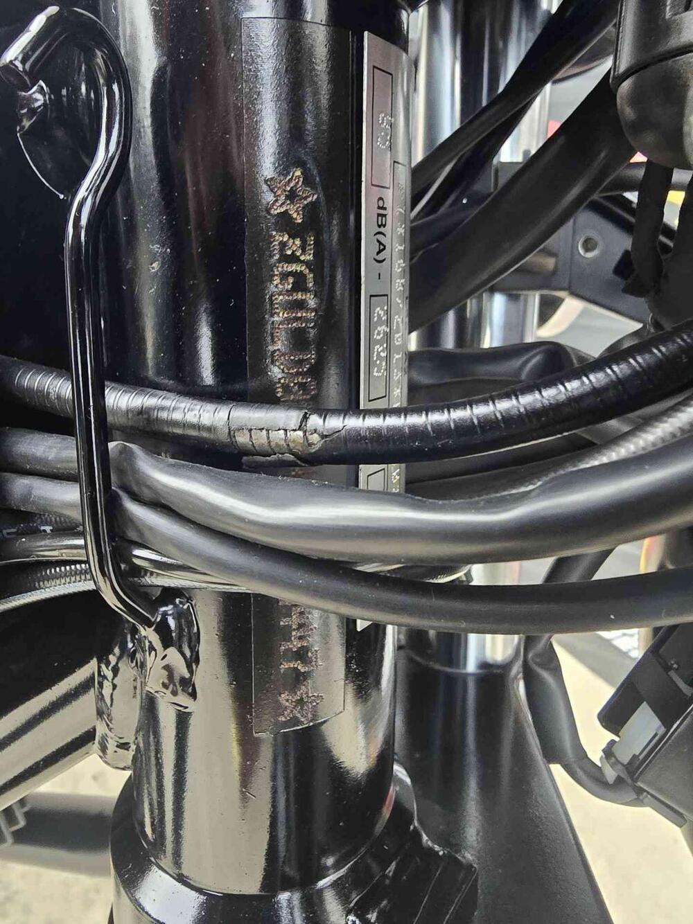 Moto Guzzi V7 III Stone (2017 - 20) (17)