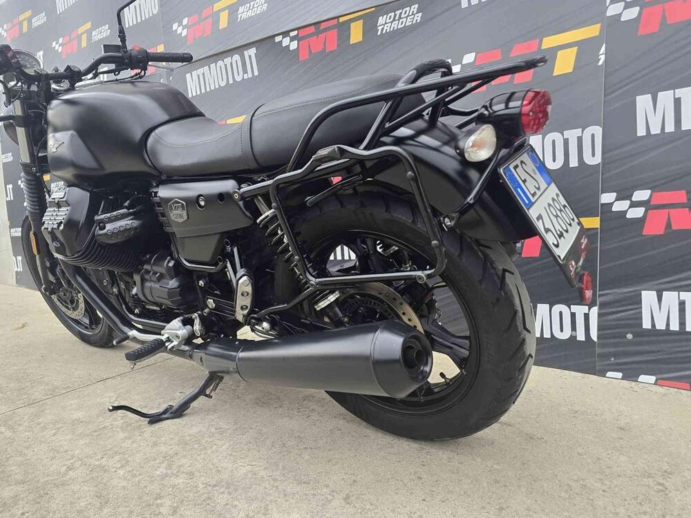 Moto Guzzi V7 III Stone (2017 - 20) (6)