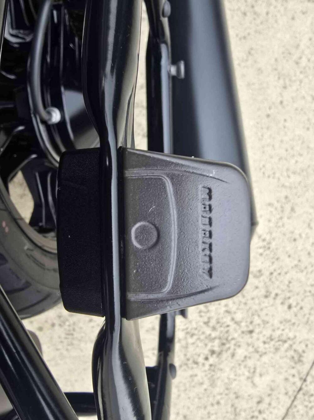 Moto Guzzi V7 III Stone (2017 - 20) (15)