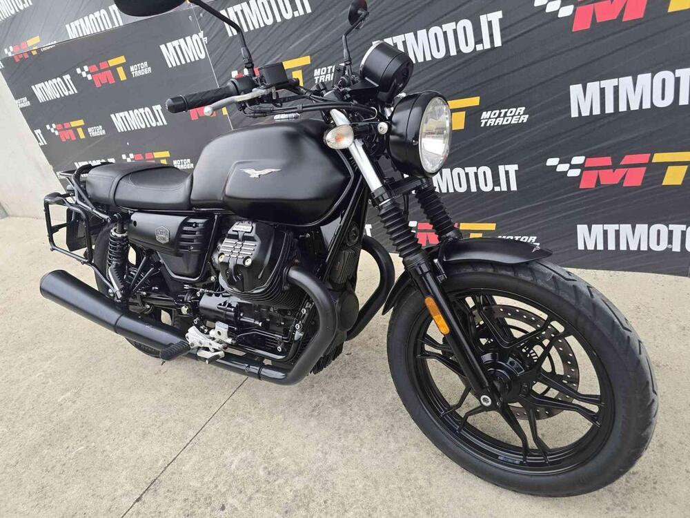 Moto Guzzi V7 III Stone (2017 - 20) (4)
