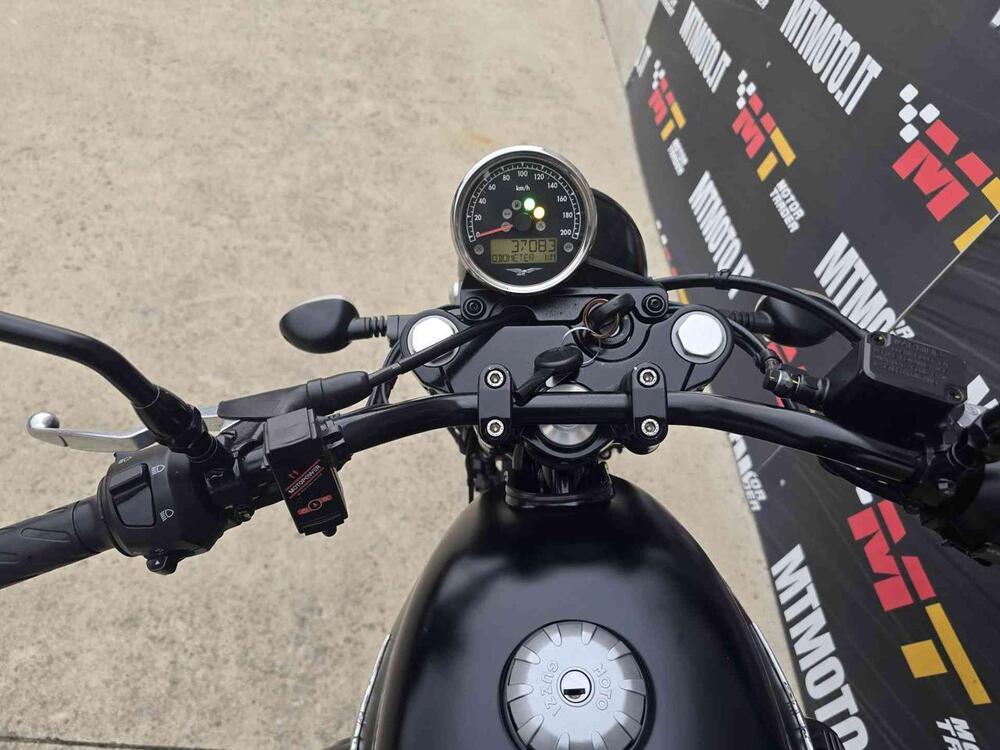 Moto Guzzi V7 III Stone (2017 - 20) (23)