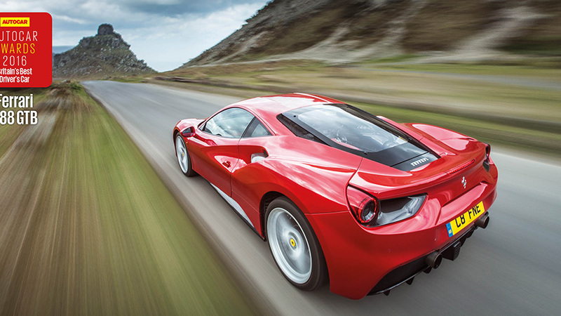 Ferrari da record. Volano utili e consegne grazie alla 488 