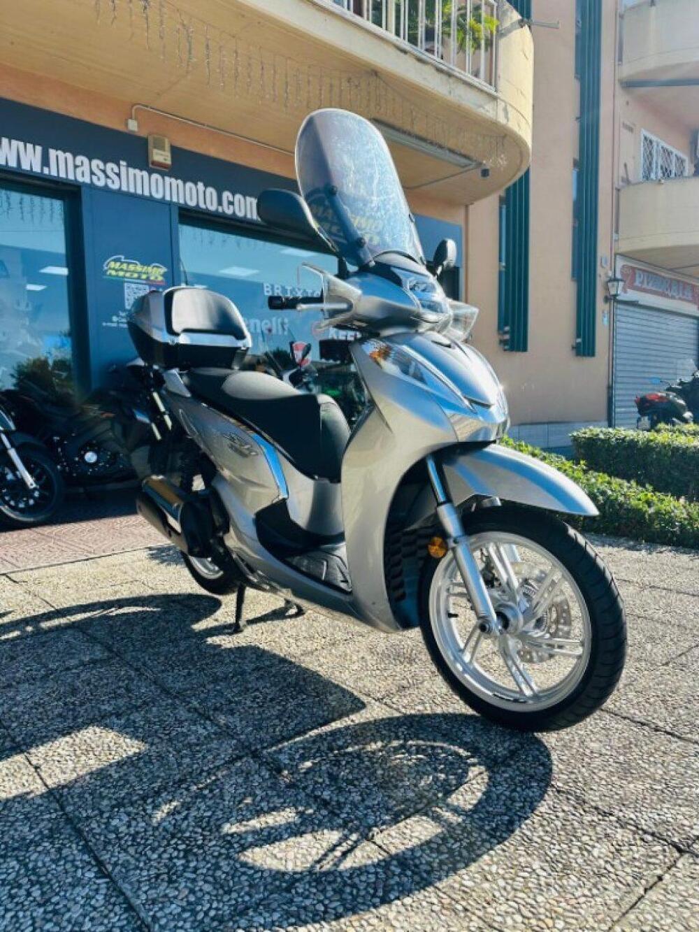 Honda SH 300 i ABS (2016 - 20) (9)