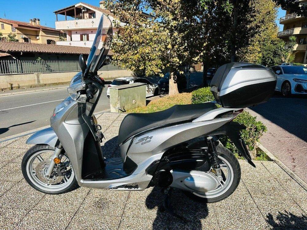 Honda SH 300 i ABS (2016 - 20) (2)