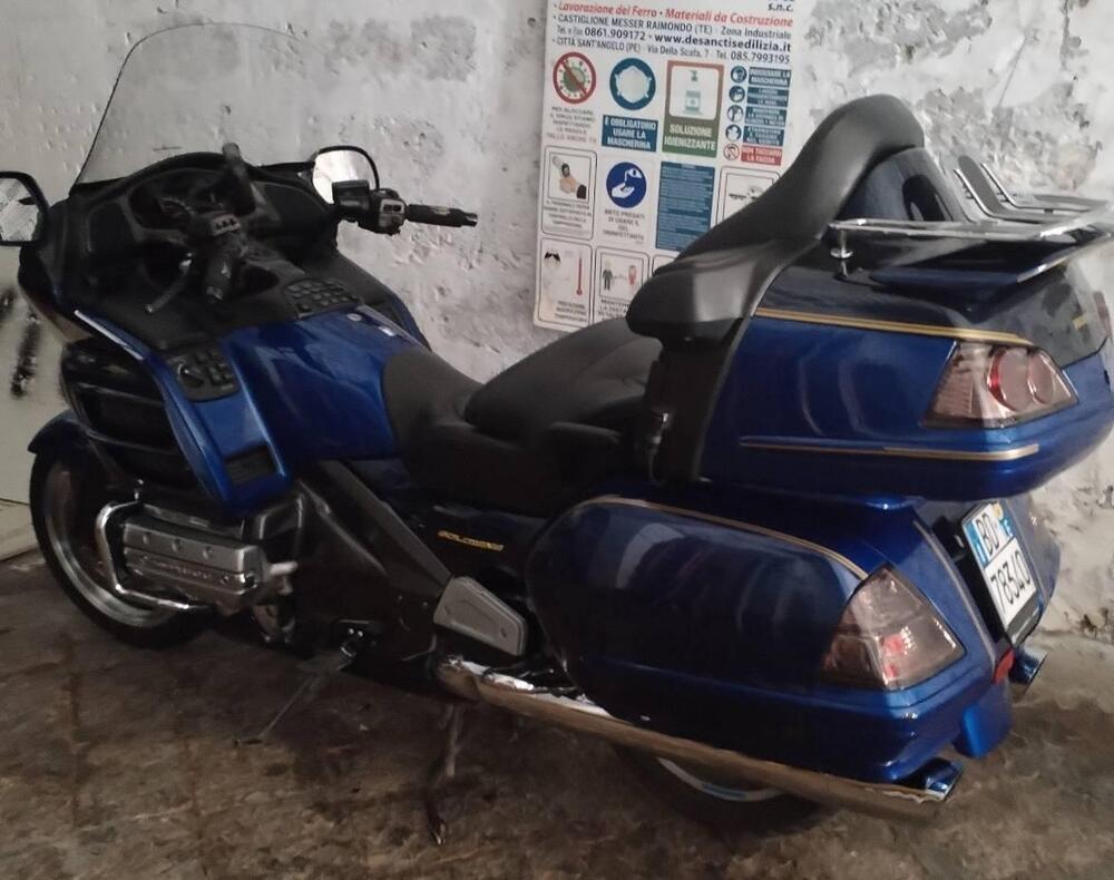 Honda GL 1800 Gold Wing (2000 - 05) (2)