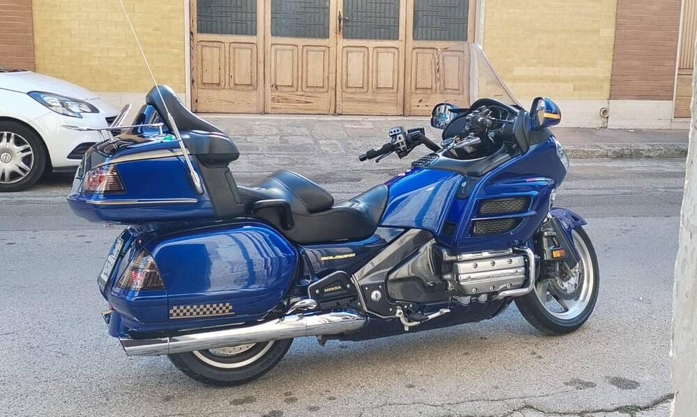 Honda GL 1800 Gold Wing (2000 - 05) (3)