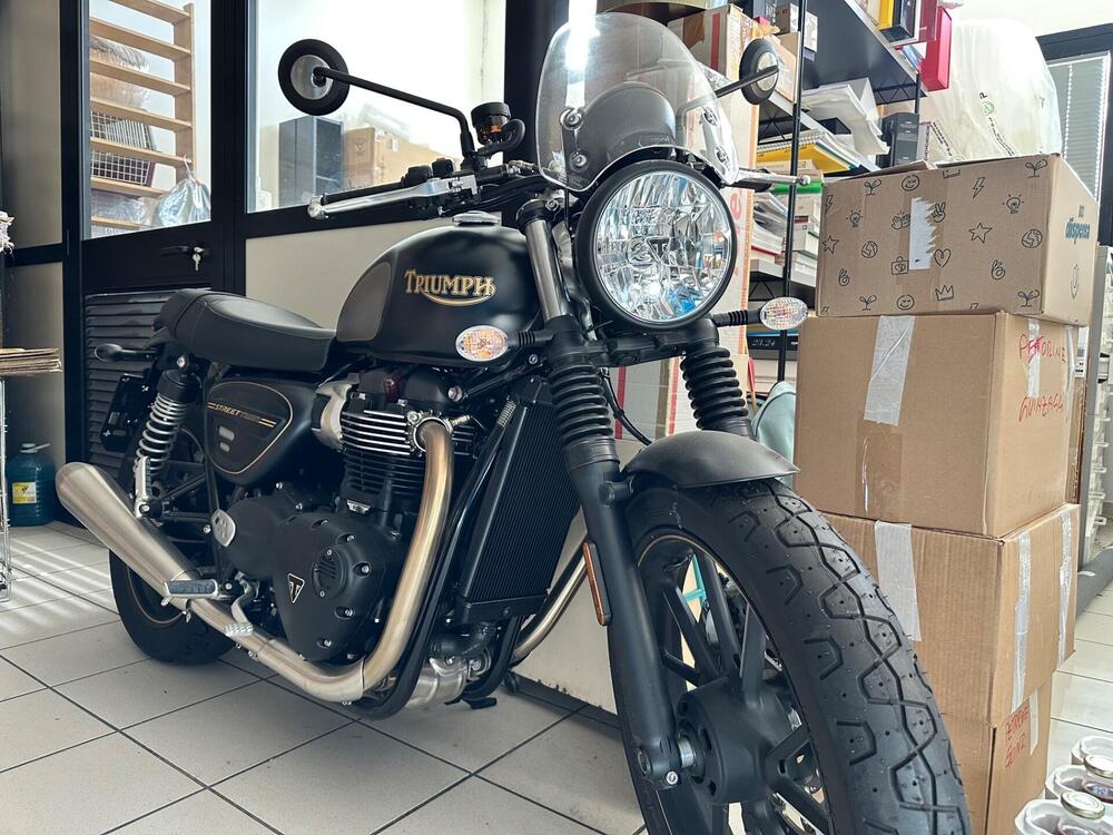 Triumph Street Twin 900 (2021 - 22) (5)