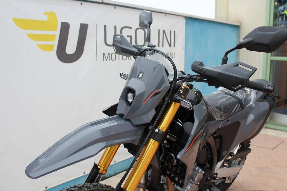 Suzuki DR-Z4S (2025) (3)