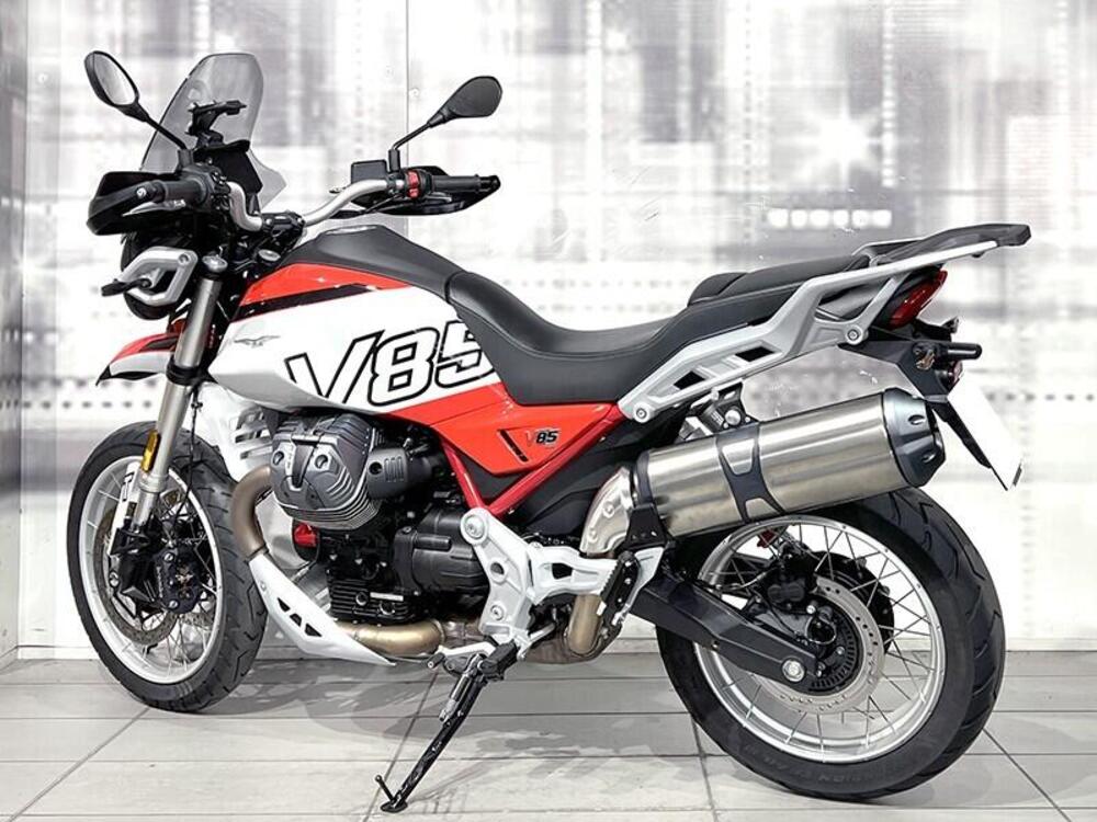 Moto Guzzi V85 TT (2024 - 25) (2)