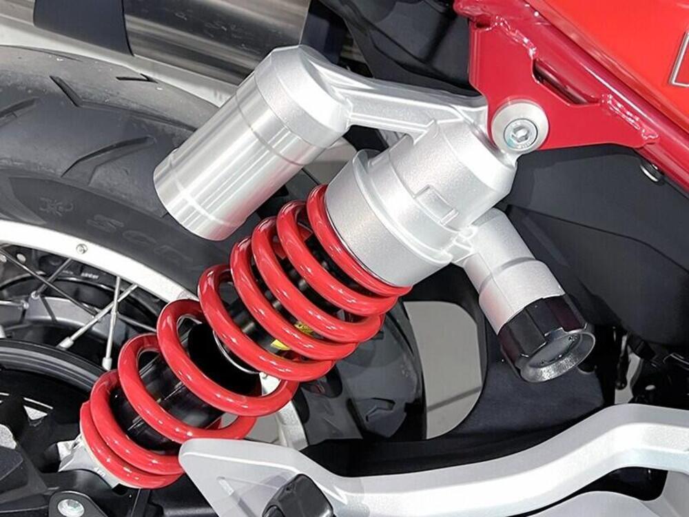 Moto Guzzi V85 TT (2024 - 25) (4)