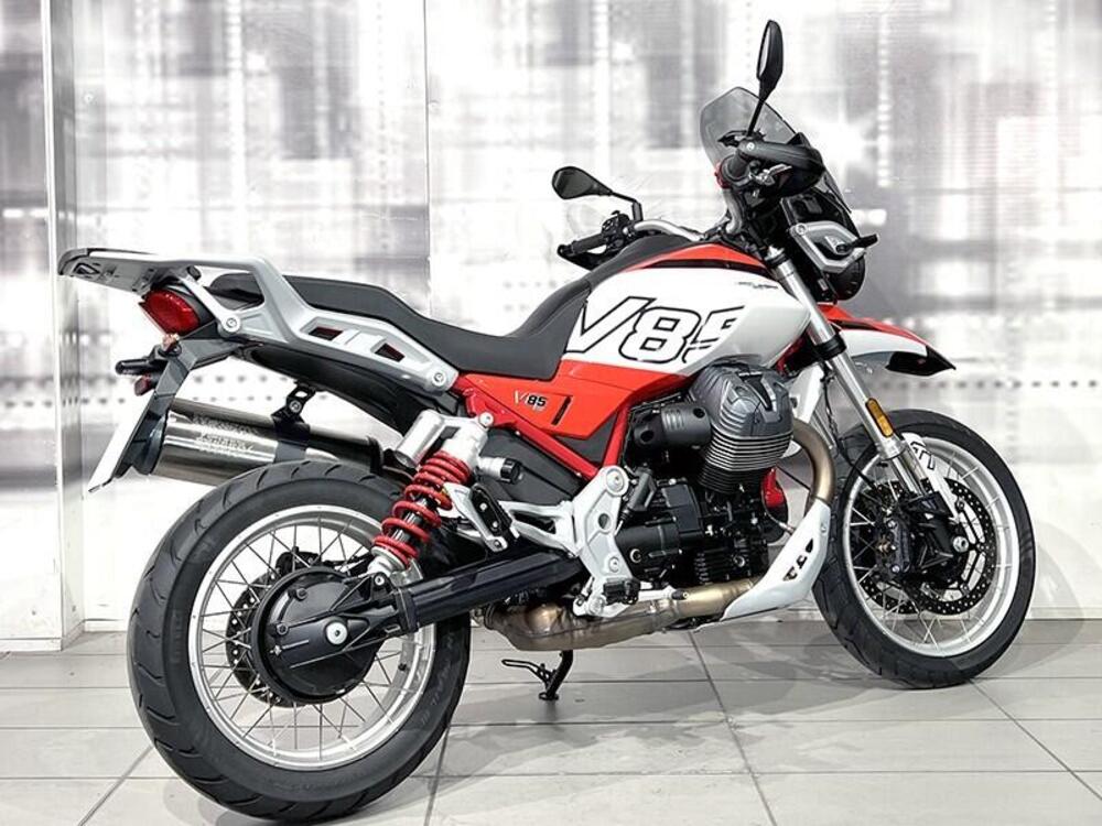 Moto Guzzi V85 TT (2024 - 25) (8)