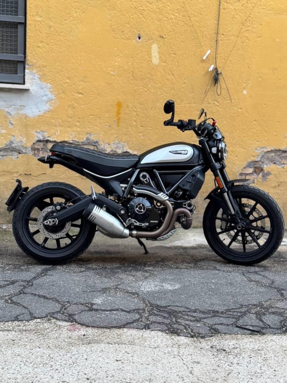 Ducati Scrambler 800 Icon Dark (2021 - 22)