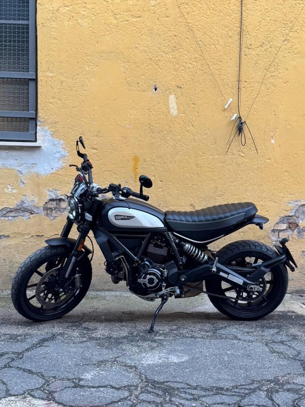 Ducati Scrambler 800 Icon Dark (2021 - 22) (3)