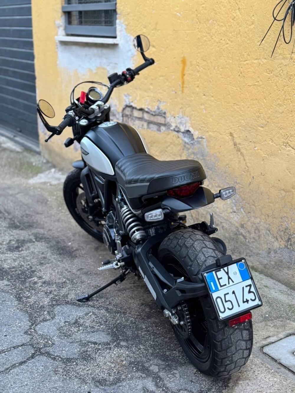 Ducati Scrambler 800 Icon Dark (2021 - 22) (5)