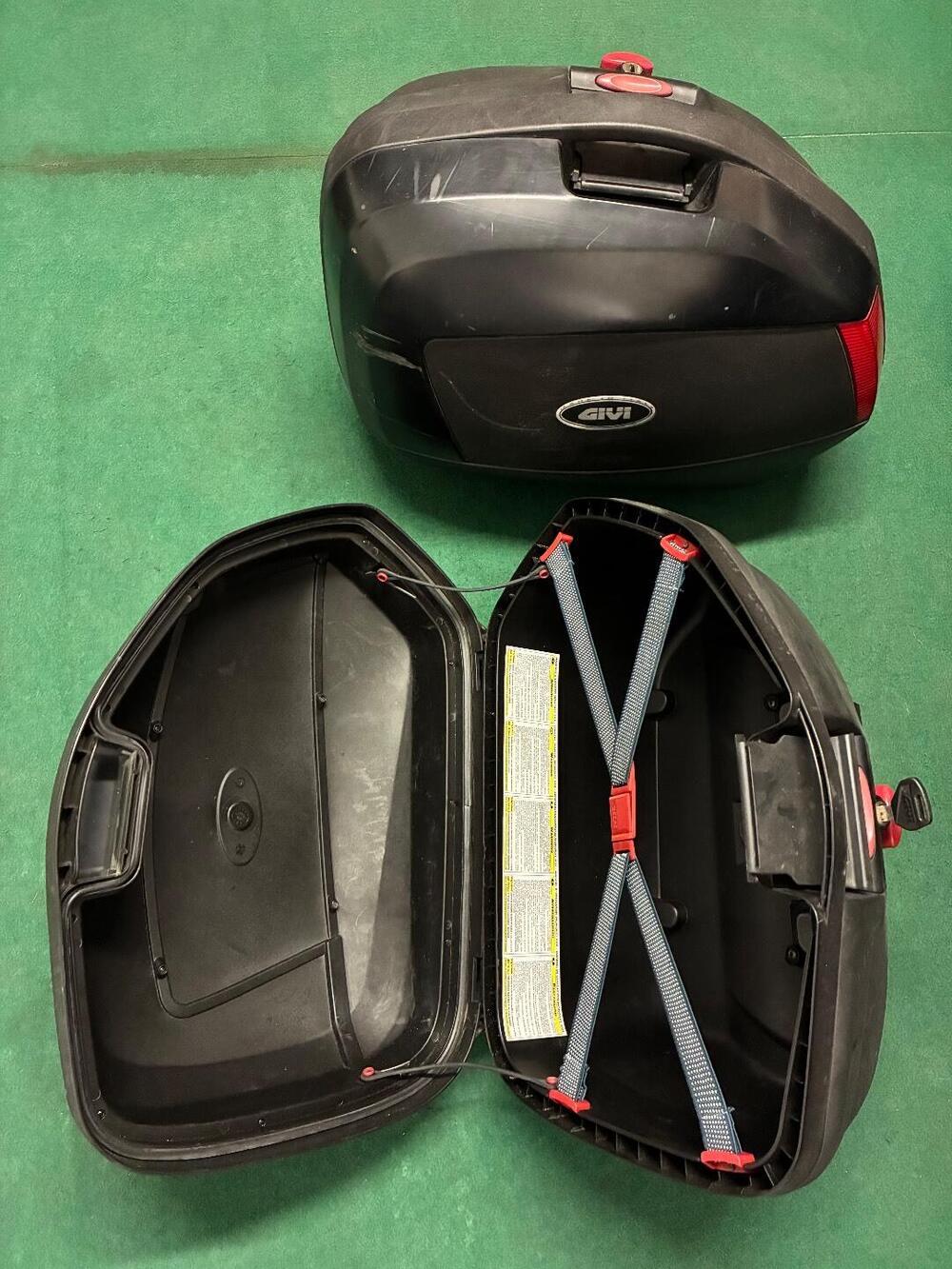 Valigie con telai Givi