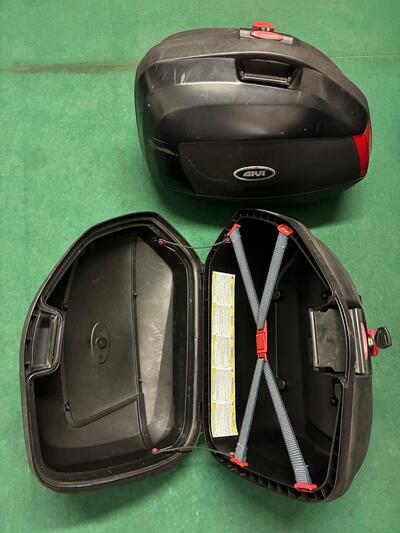 Valigie con telai Givi