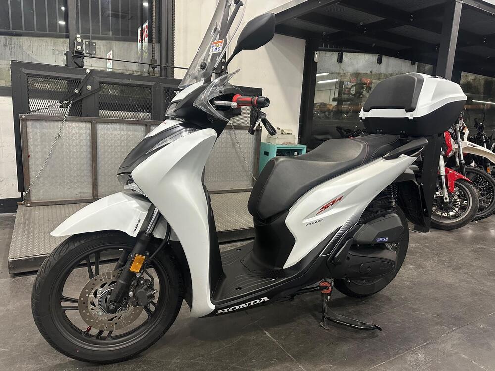 Honda SH 150i (2024 - 25) (4)