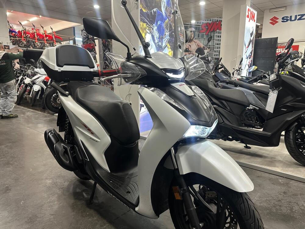 Honda SH 150i (2024 - 25) (6)