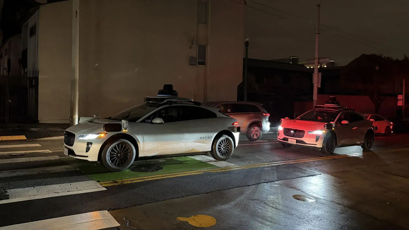Blackout a San Francisco e traffico paralizzato: i robotaxi Waymo vanno in tilt