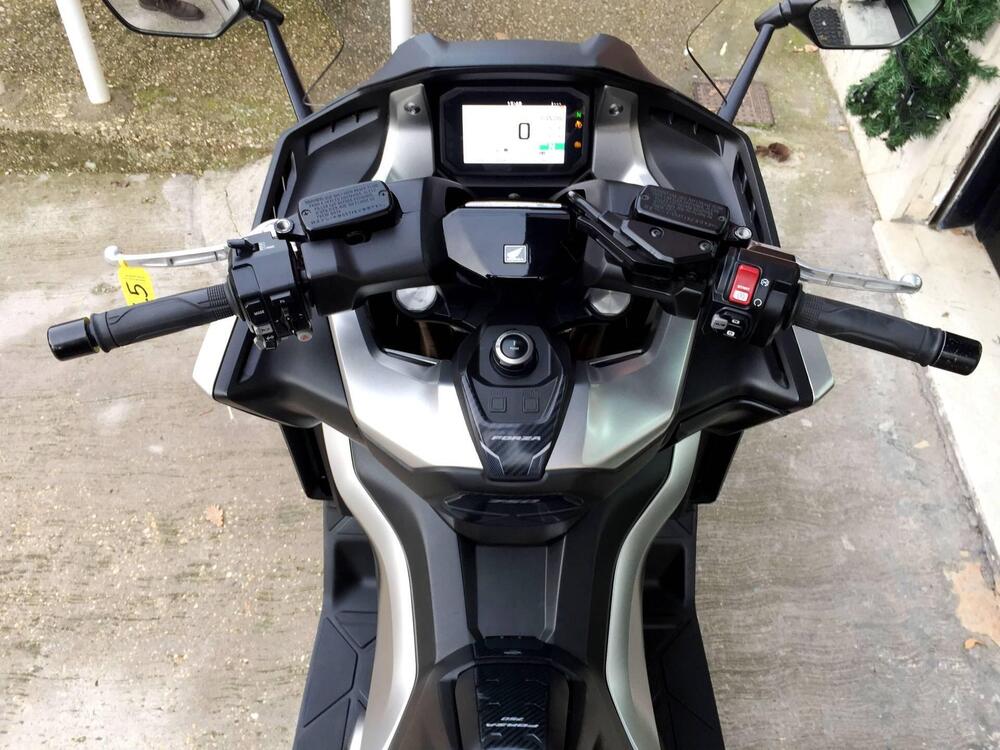 Honda Forza 750 DCT (2021 - 24) (10)