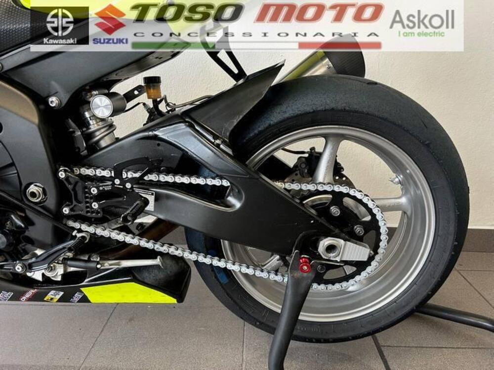 Yamaha YZF R6 (2008 - 09) (9)