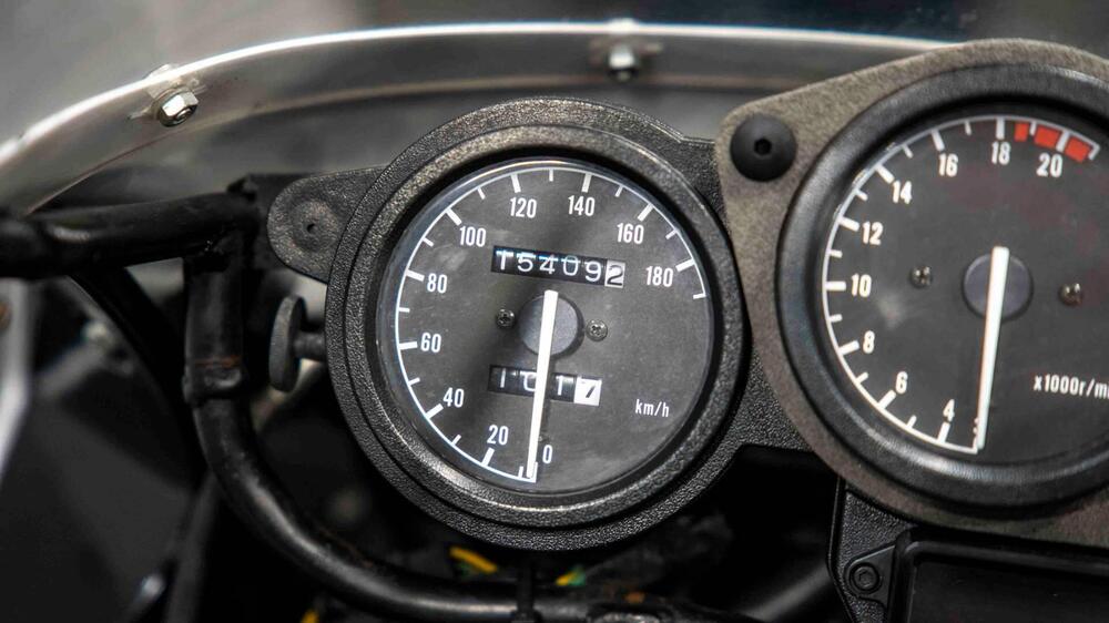 Yamaha FZR 250 R (20)