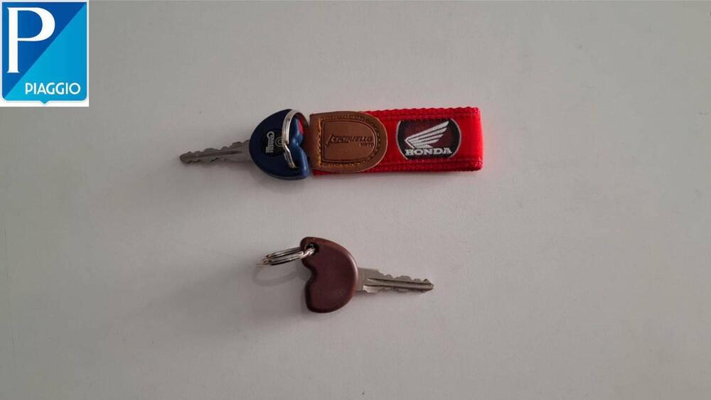 Piaggio Beverly 250 (2004 - 05) (4)