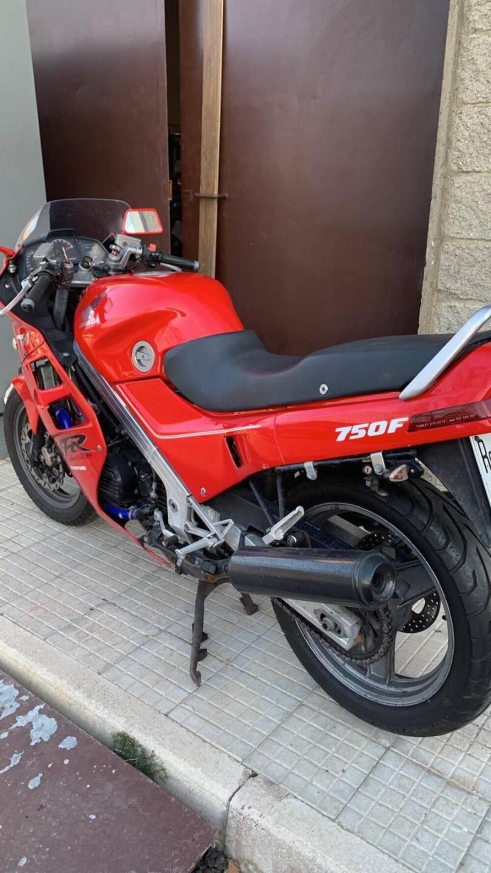 Honda VFR 750 F (1986 - 87) (2)