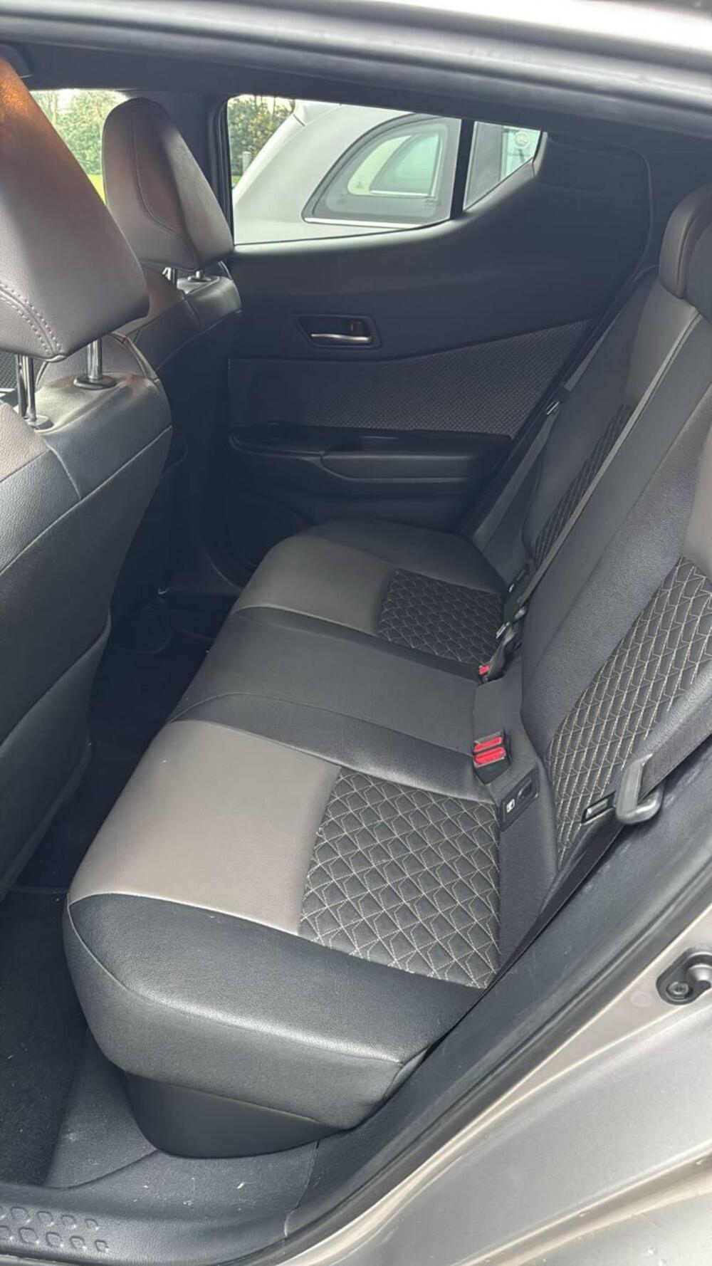 Toyota Toyota C-HR usata a Padova (13)