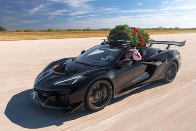 Quando anche un'albero di Natale tocca i 300 km/h: record della Corvette ZR1 di Hennessey