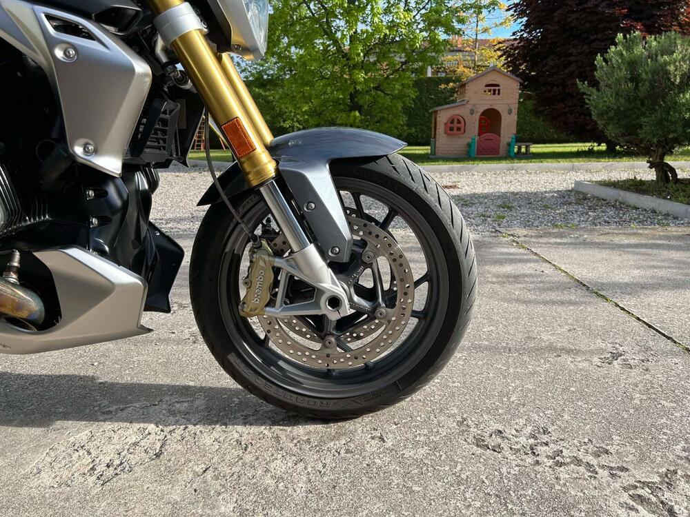 Bmw R 1250 R (2021 - 25) (2)