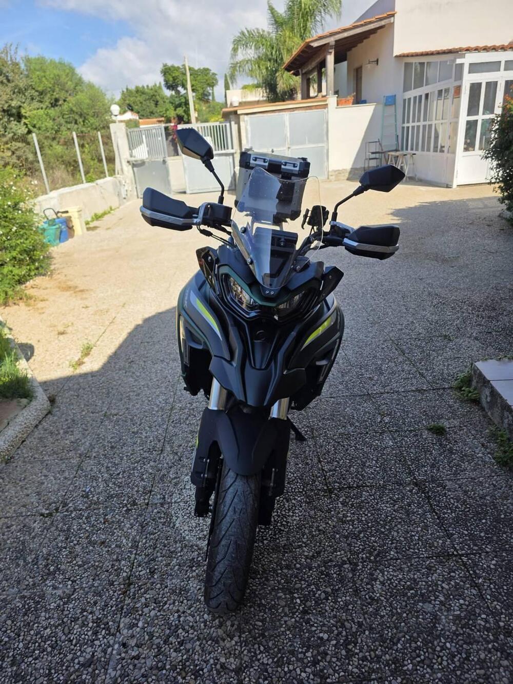 Benelli TRK 702 (2023 - 25) (2)