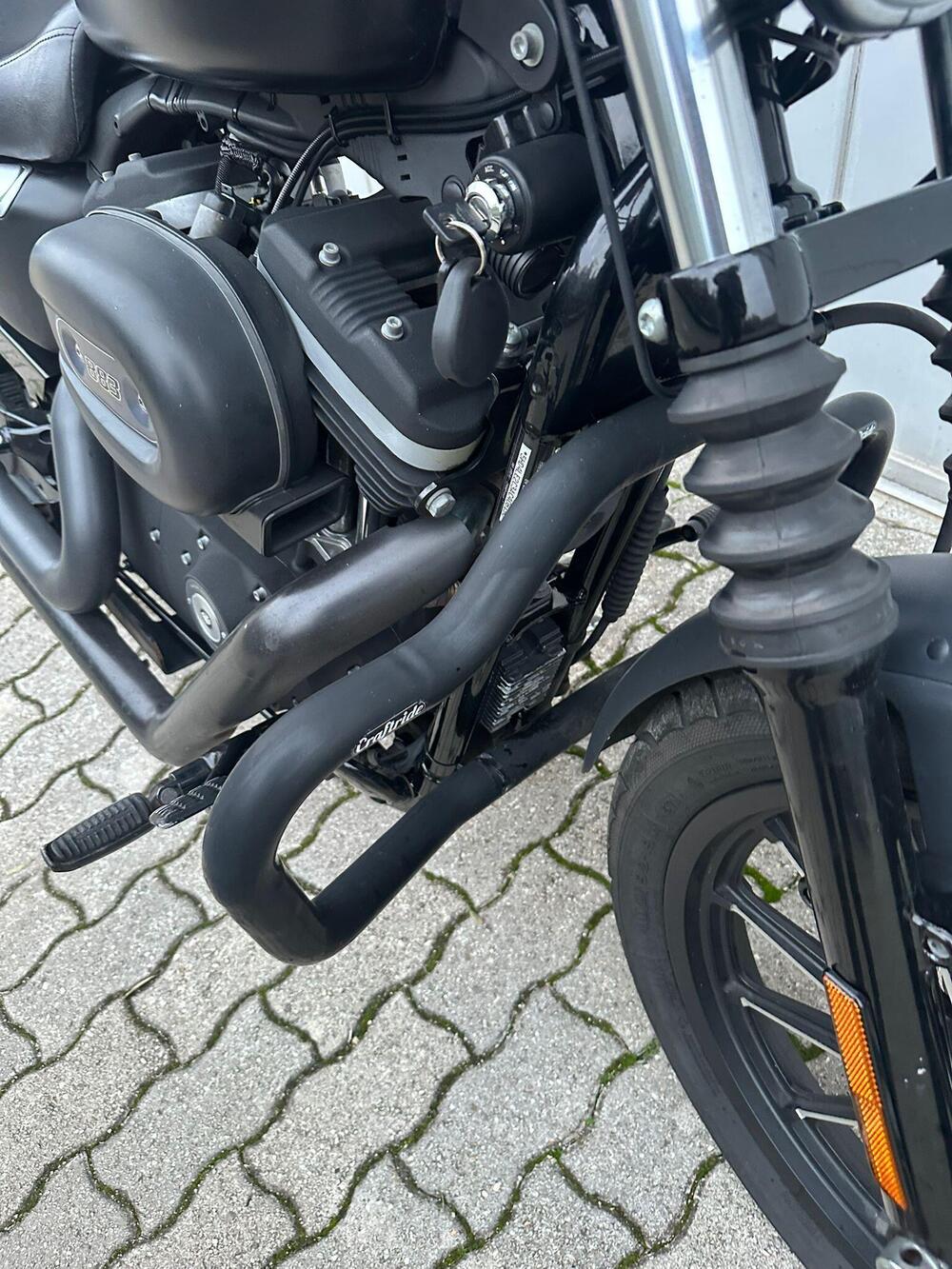 Harley-Davidson 883 Iron (2009 - 11) - XL 883N (2)