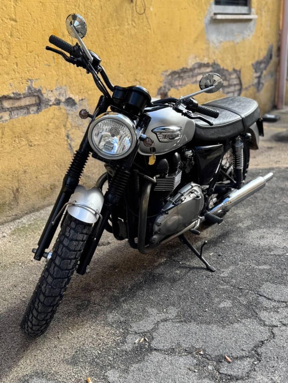 Triumph Bonneville T100 (2001 - 07) (2)