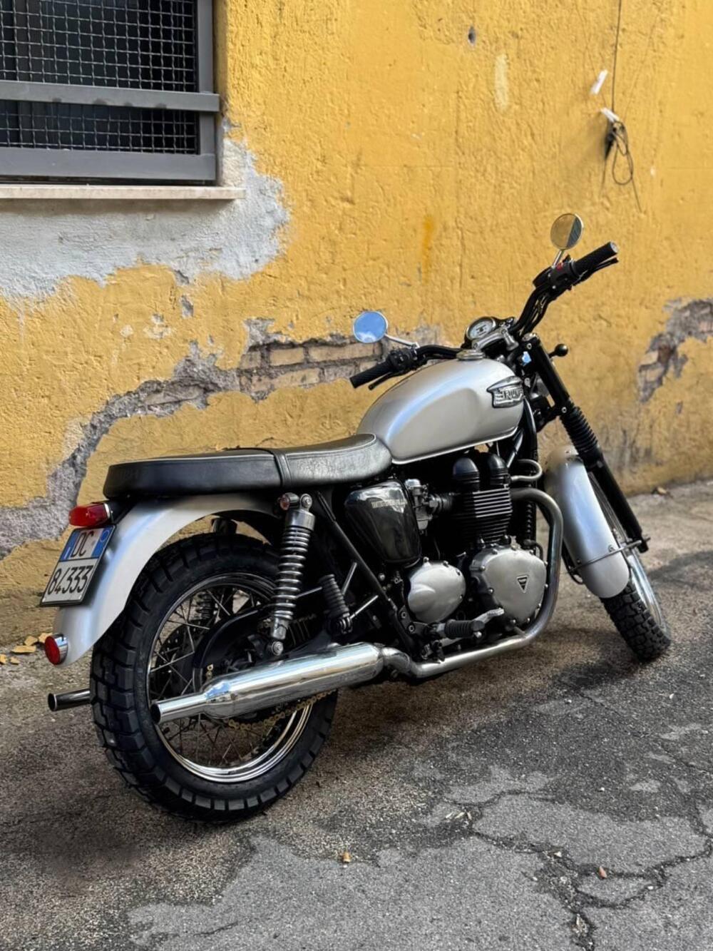 Triumph Bonneville T100 (2001 - 07) (3)