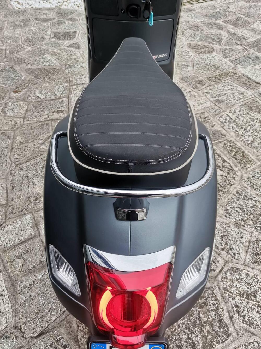 Vespa GTS 300 Super Sport Hpe (2021 - 22) (3)