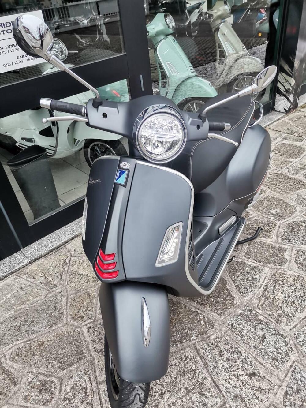 Vespa GTS 300 Super Sport Hpe (2021 - 22) (4)