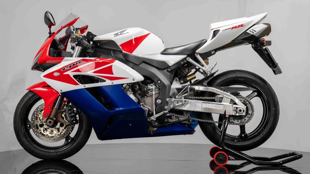 Honda CBR 1000 RR Fireblade (2004 - 05) (2)