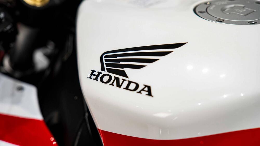 Honda CBR 1000 RR Fireblade (2004 - 05) (11)