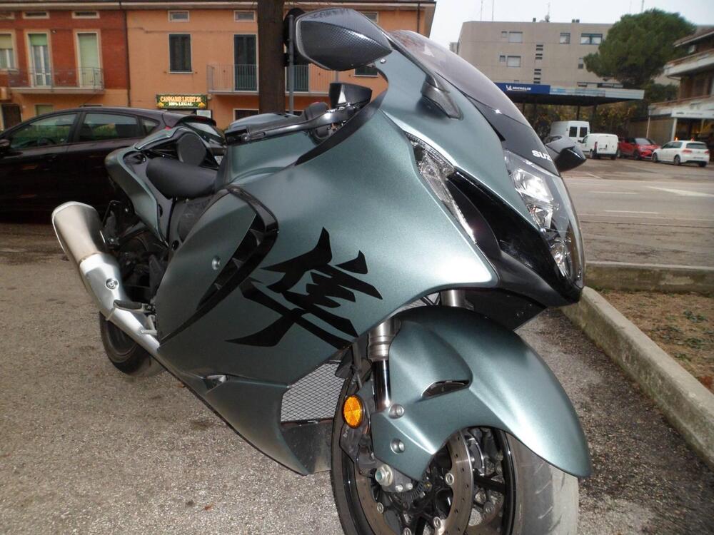 Suzuki GSX 1300 R Hayabusa (2025) (2)