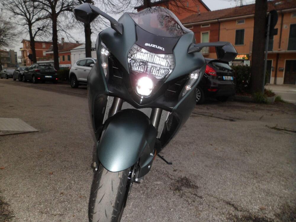 Suzuki GSX 1300 R Hayabusa (2025) (3)