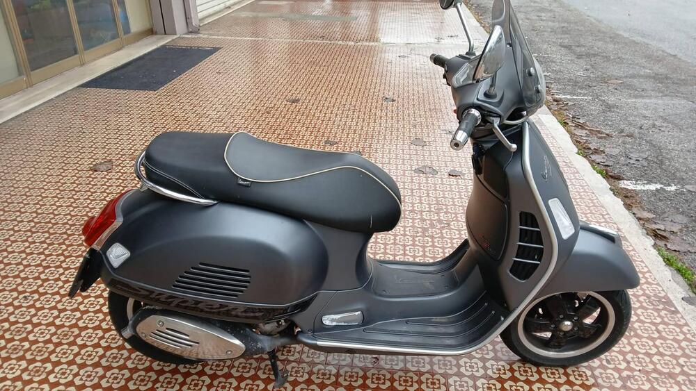 Vespa GTS 300 Super (2017 - 18) (2)