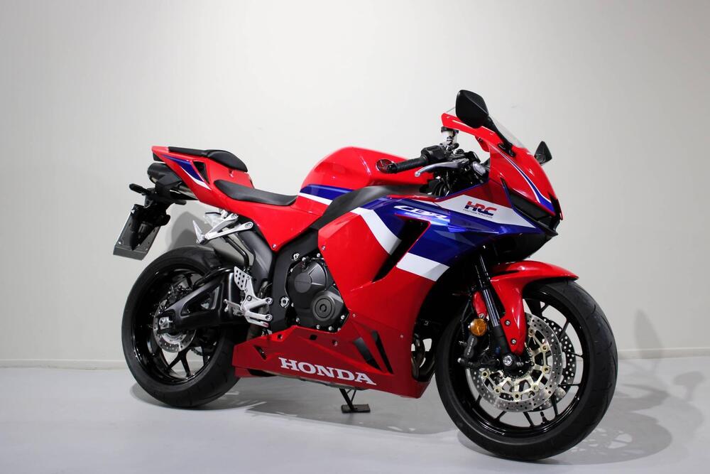 Honda CBR 600 RR (2024 - 25) (2)