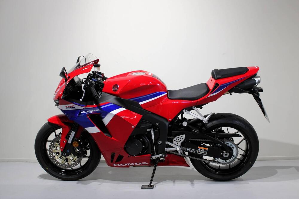 Honda CBR 600 RR (2024 - 25) (4)